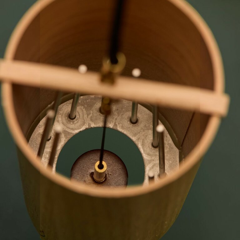 interieur-du-carillon-koshi-forest-avec-ses-12-cordes-et-son-mecanisme-de-resonance