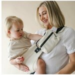 boucle-de-securite-exclusive-boba-sur-le-porte-bebe-buddy-beige