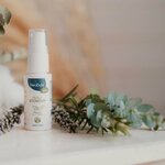 huile-atchoum-neobulle-presentee-dans-un-decor-naturel