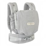 Papa portant bébé avec le PhysioCarrier 2 Grey Love Radius