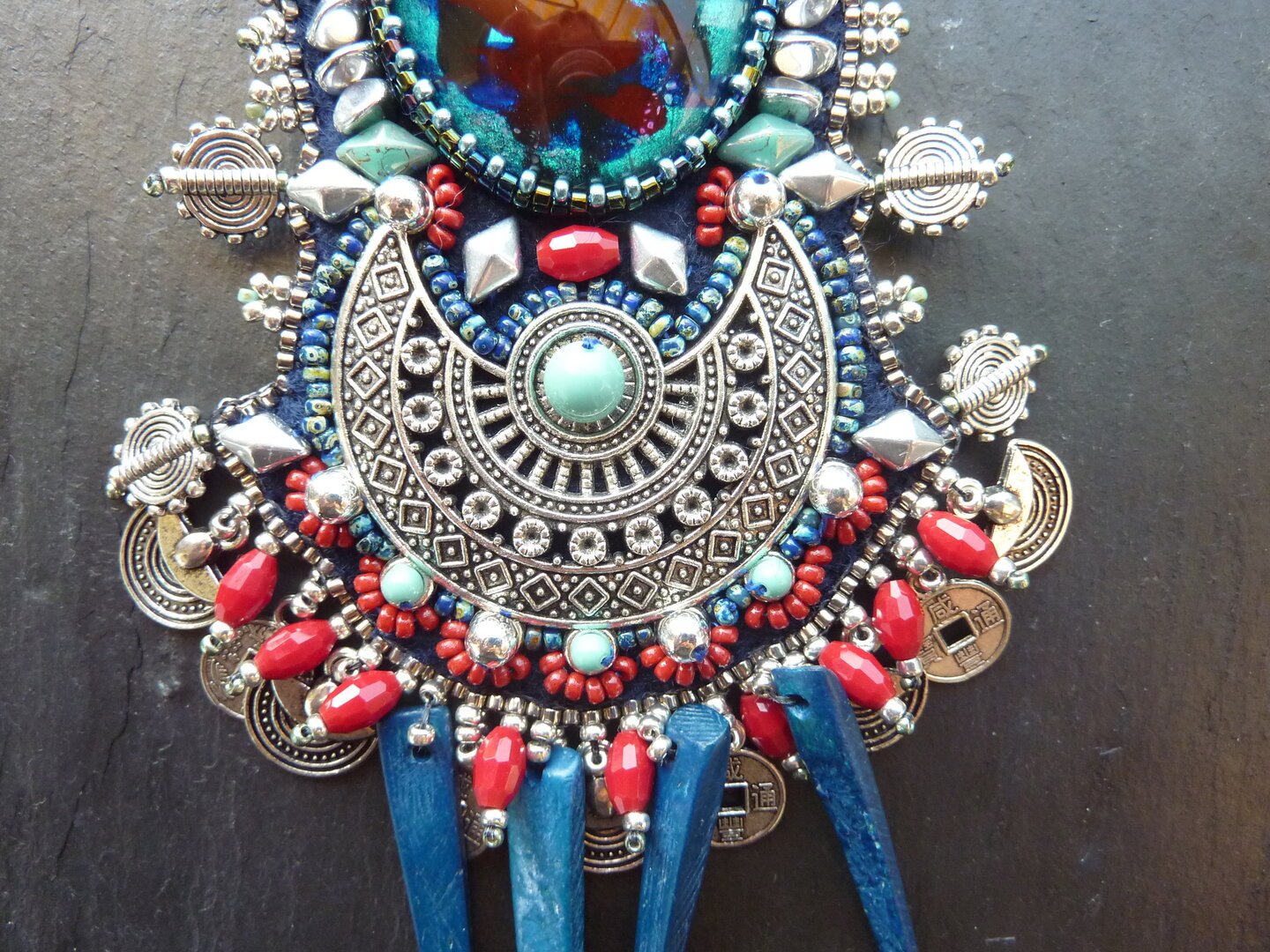 Pendentif Symbolique Berbère En Alliage Argenté – Longueur 25-30 Cm, Neuf Sans Emballage