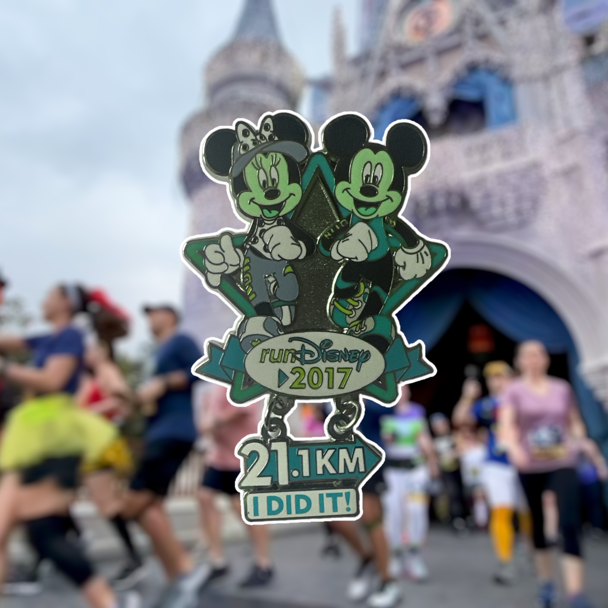 Disney - Mickey et ses amis : Pin\'s 21,1 km I Did It