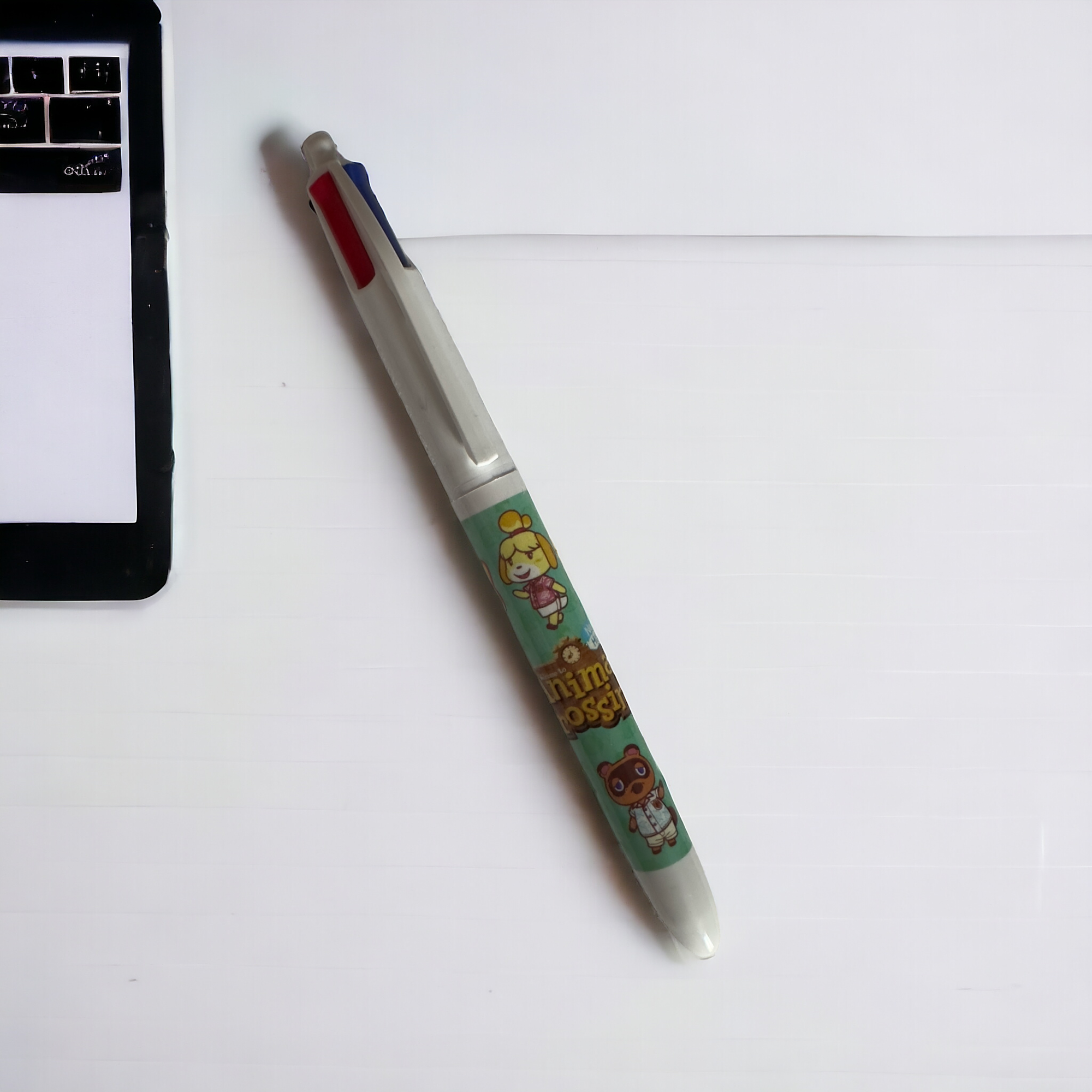 Stylo BIC 4 couleurs Animal Crossing™ New Horizons v1