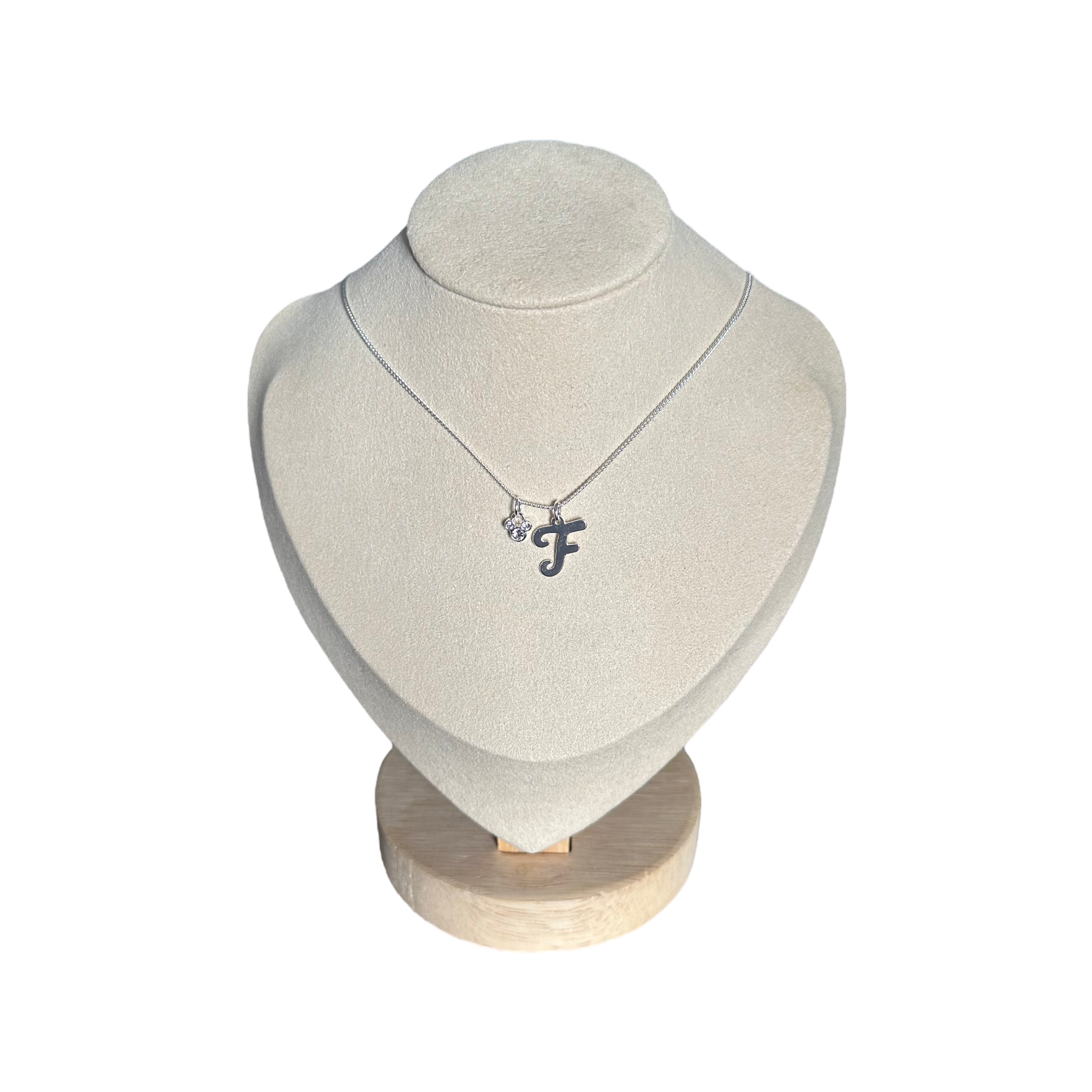 Disney - Mickey Mouse : Collier lettre "F" - Disneyland Paris - Disney Store - disney parks - necklace - le palais des goodies
