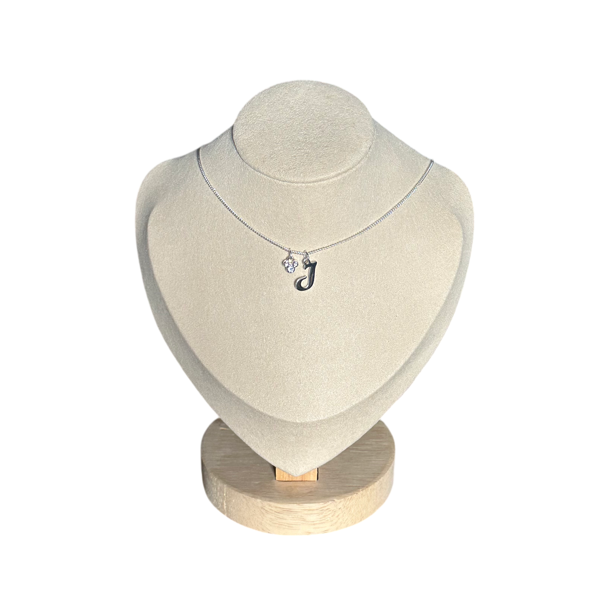 Disney - Mickey Mouse : Collier lettre "J" - Disneyland Paris - disney store - disney parks - le Palais des Goodies