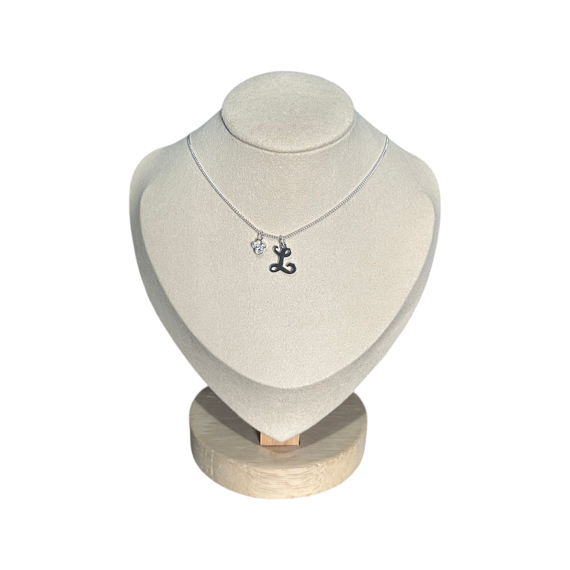 Disney - Mickey Mouse : Collier lettre "L" - Disneyland Paris ) disney parks ) Disney Store - shop disney - le palais des goodies