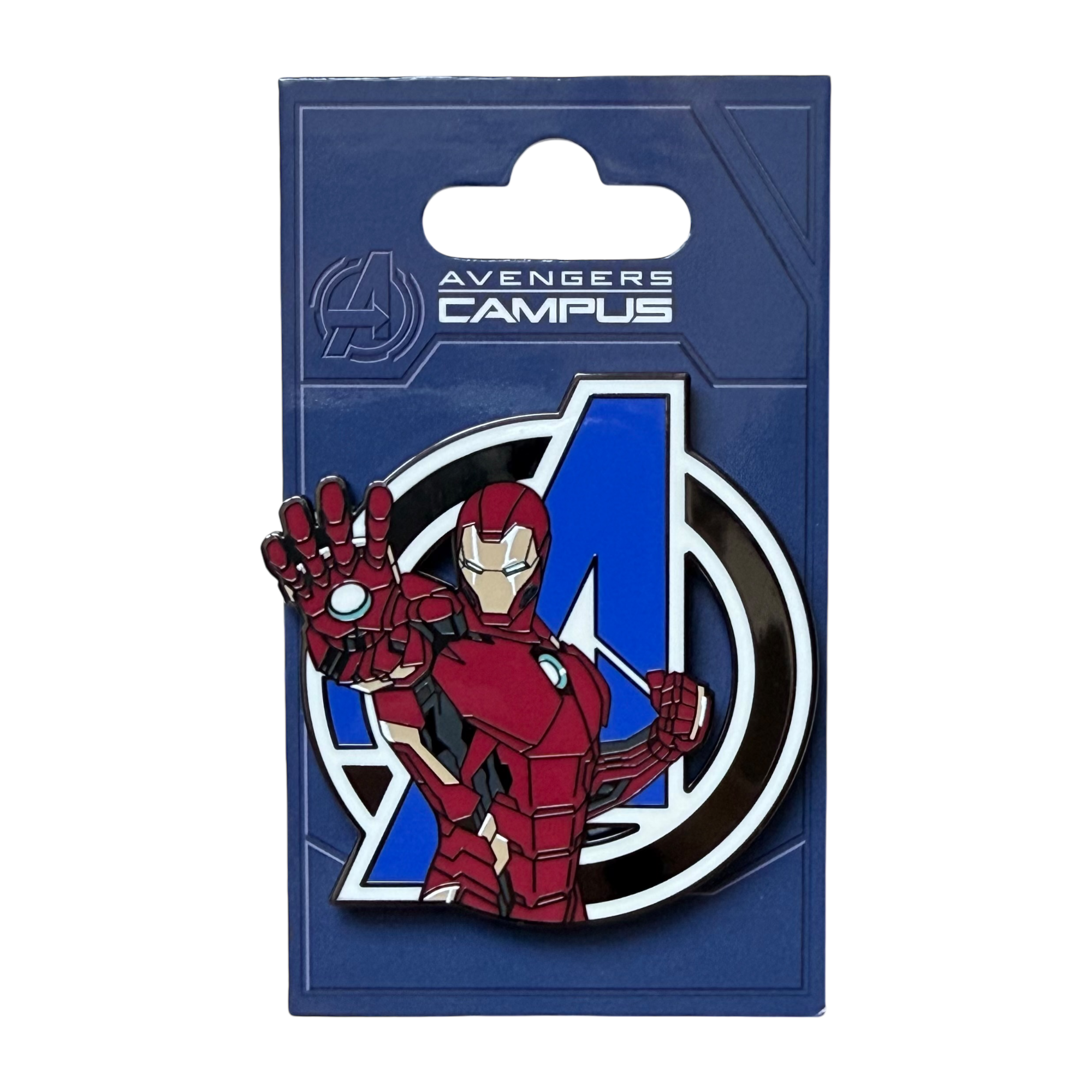 Marvel - Avengers Campus : Pin’s Iron Man devant le logo Avengers - disneyland - disneyland paris - disney parks - disney store - shop disney - le palais des goodies