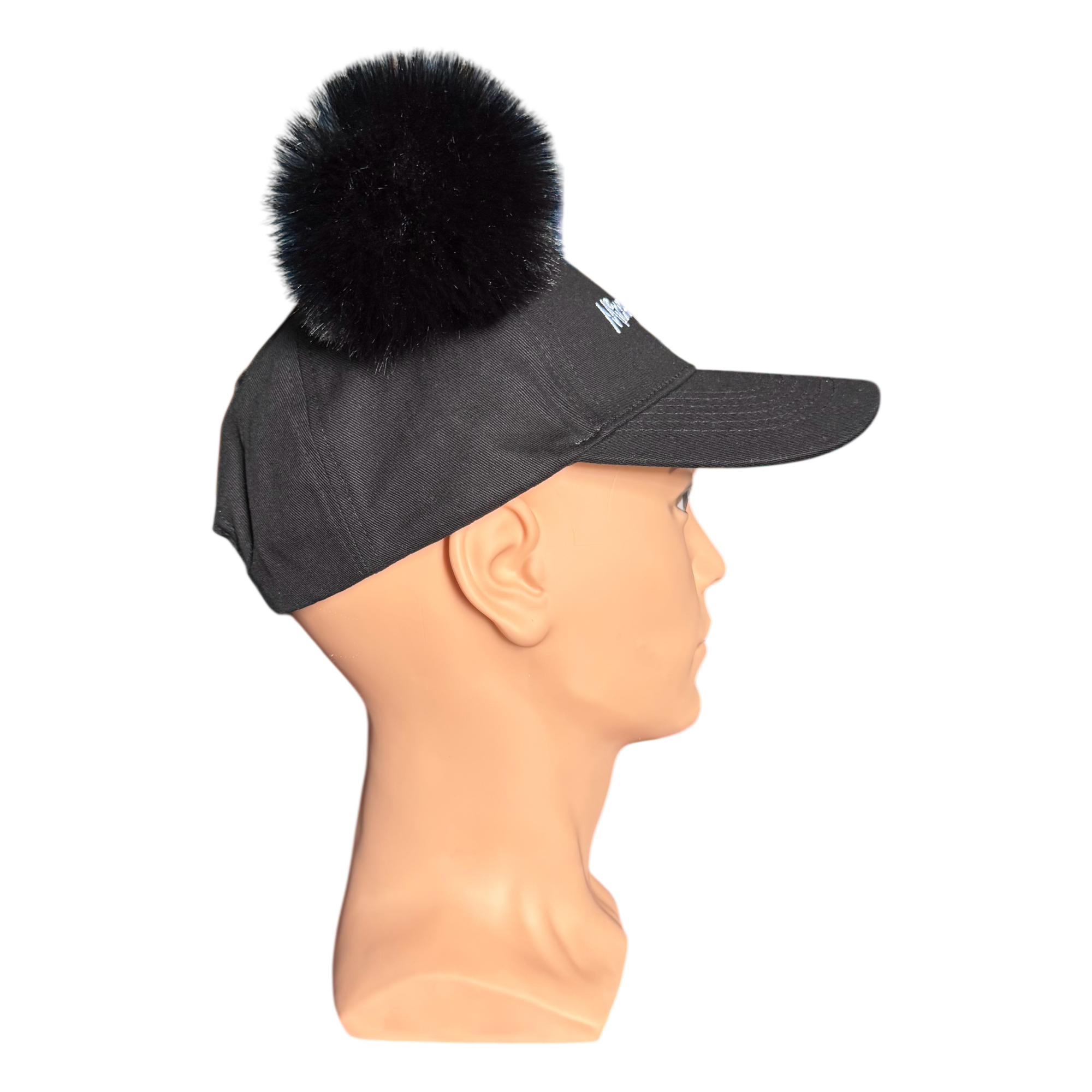 Disney - Mickey Mouse : Casquette pompon - disneyland - disneyland paris - disney parks - disney store - shop disney )- le palais des goodies