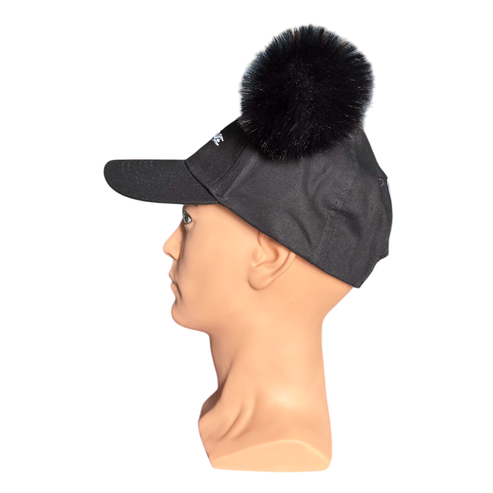 Disney - Mickey Mouse : Casquette pompon - disneyland - disneyland paris - disney parks - disney store - shop disney )- le palais des goodies
