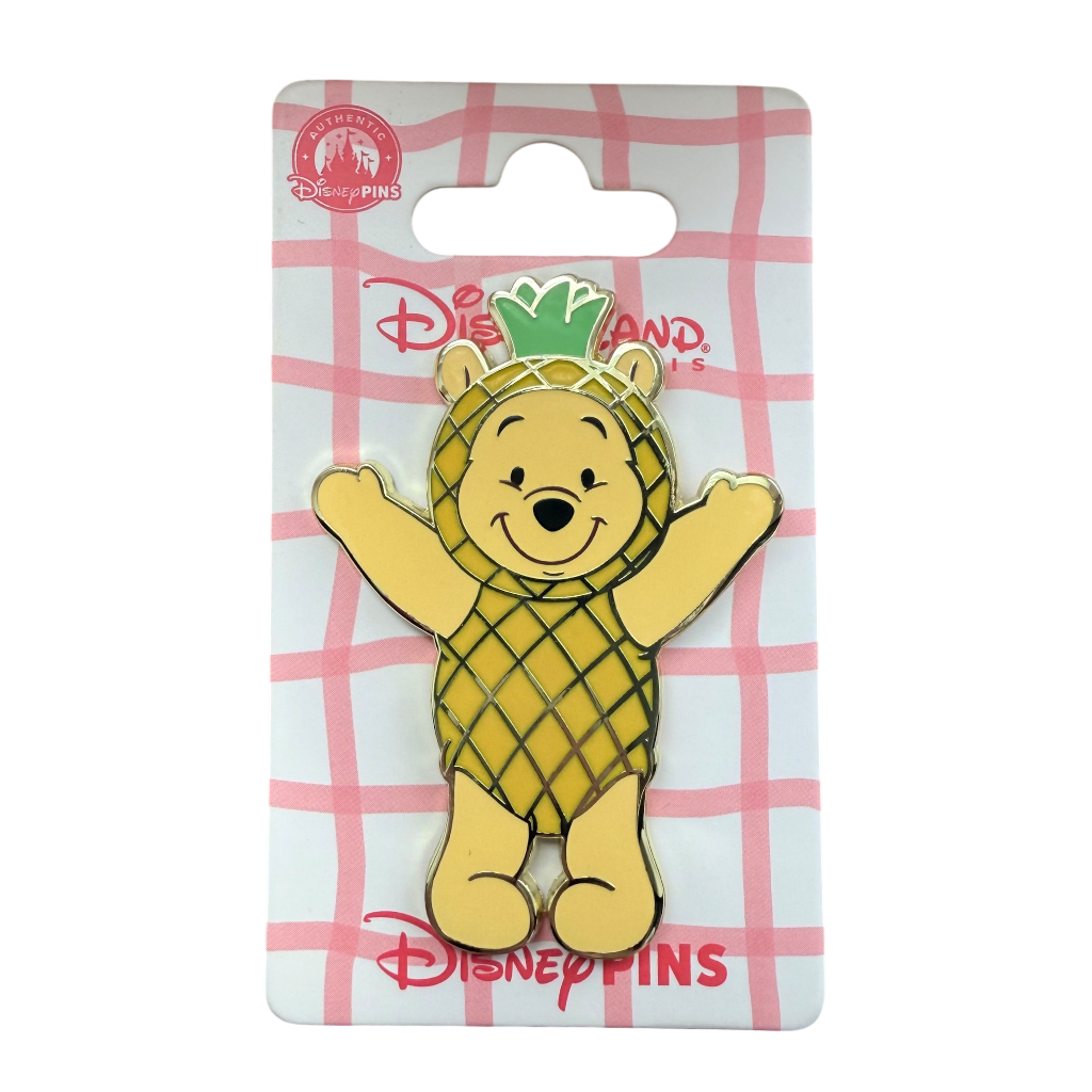 Disney - Winnie l’Ourson : Pin’s Winnie en ananas - disneyland - disneyland paris - disney parks - disney store - shop disney - le palais des goodies