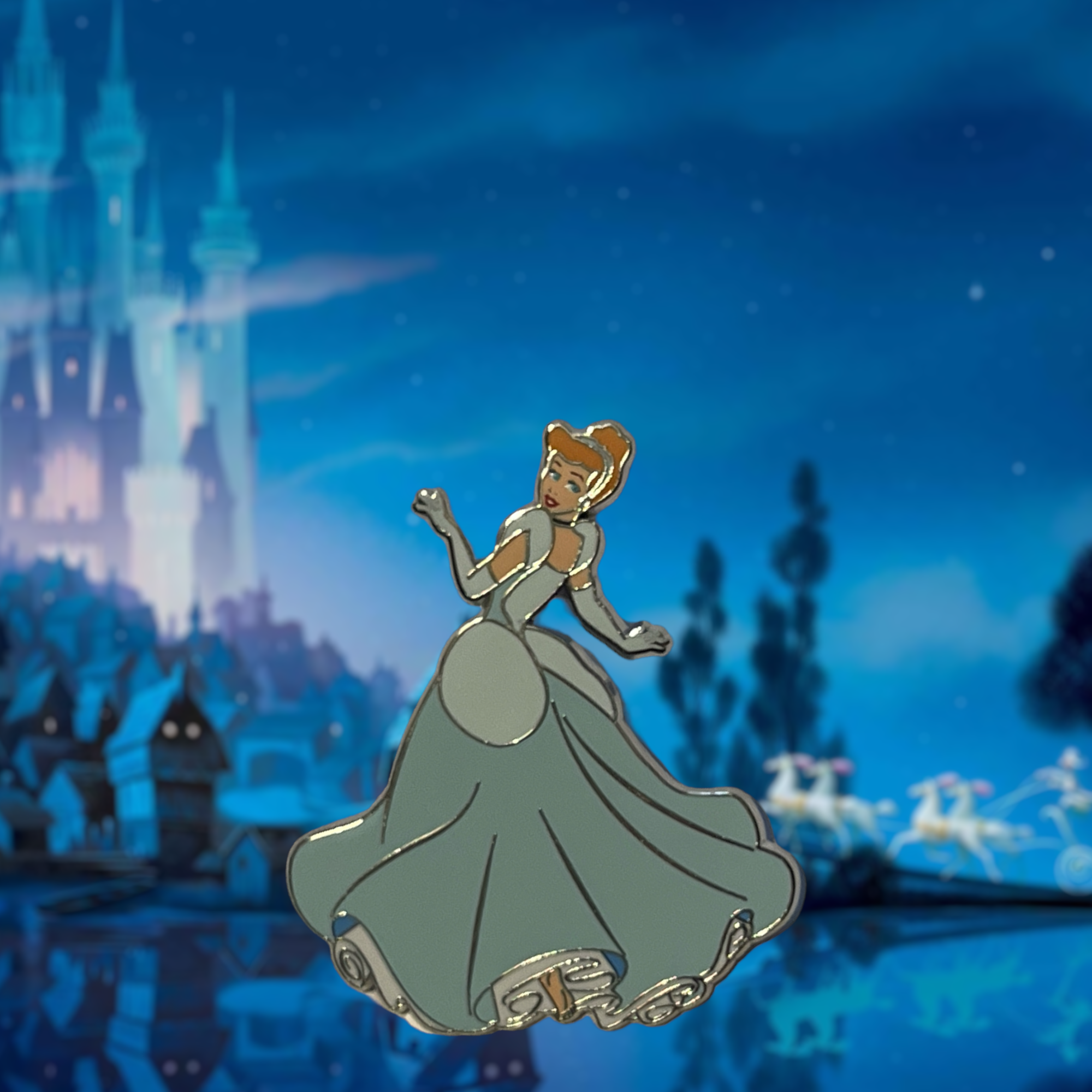 Disney - Cendrillon : Pin\'s personnage OE