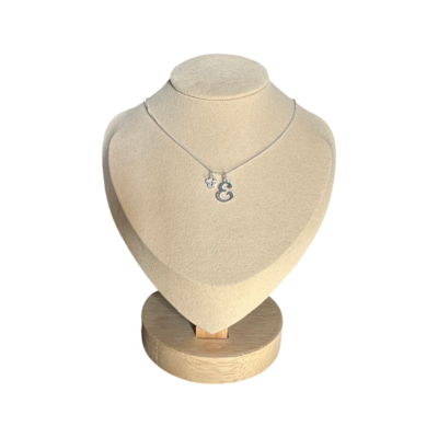 Disney - Mickey Mouse : Collier lettre "E" - jewerly - Disneyland Paris - bijoux fantasie - bijou - collier - bague - mickey mouse - le palais des goodies