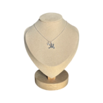 Disney - Mickey Mouse : Collier lettre "M" - jewerly - Disneyland Paris - bijoux fantasie - bijou - collier - bague - mickey mouse - le palais des goodies
