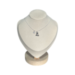 Disney - Mickey Mouse : Collier lettre L - Disneyland Paris ) disney parks ) Disney Store - shop disney - le palais des goodies