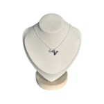 Disney - Mickey Mouse : Collier lettre V - Disneyland Paris - Disney Store - shop disney - disney parks - le palais des goodies