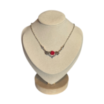 Disney - La Belle et la Bête : Collier roses - Disneyland Paris - disney store - shop disney - disney parks ) le palais des goodies