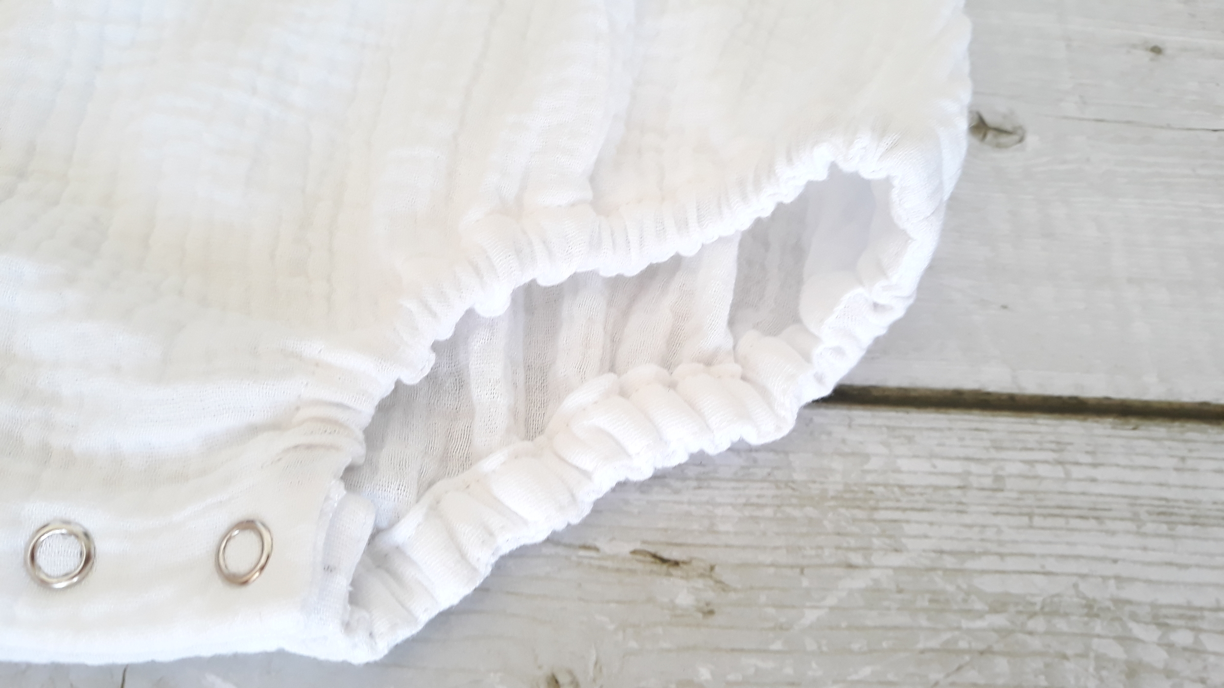 barboteuse double gaze blanc sans manche