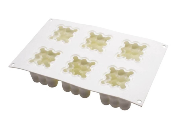 MOULE EN SILICONE 6 CUBES utilisation FIMO RESINE S1183533 Moule avec 6 trou  en forme de cubes, avec une tige