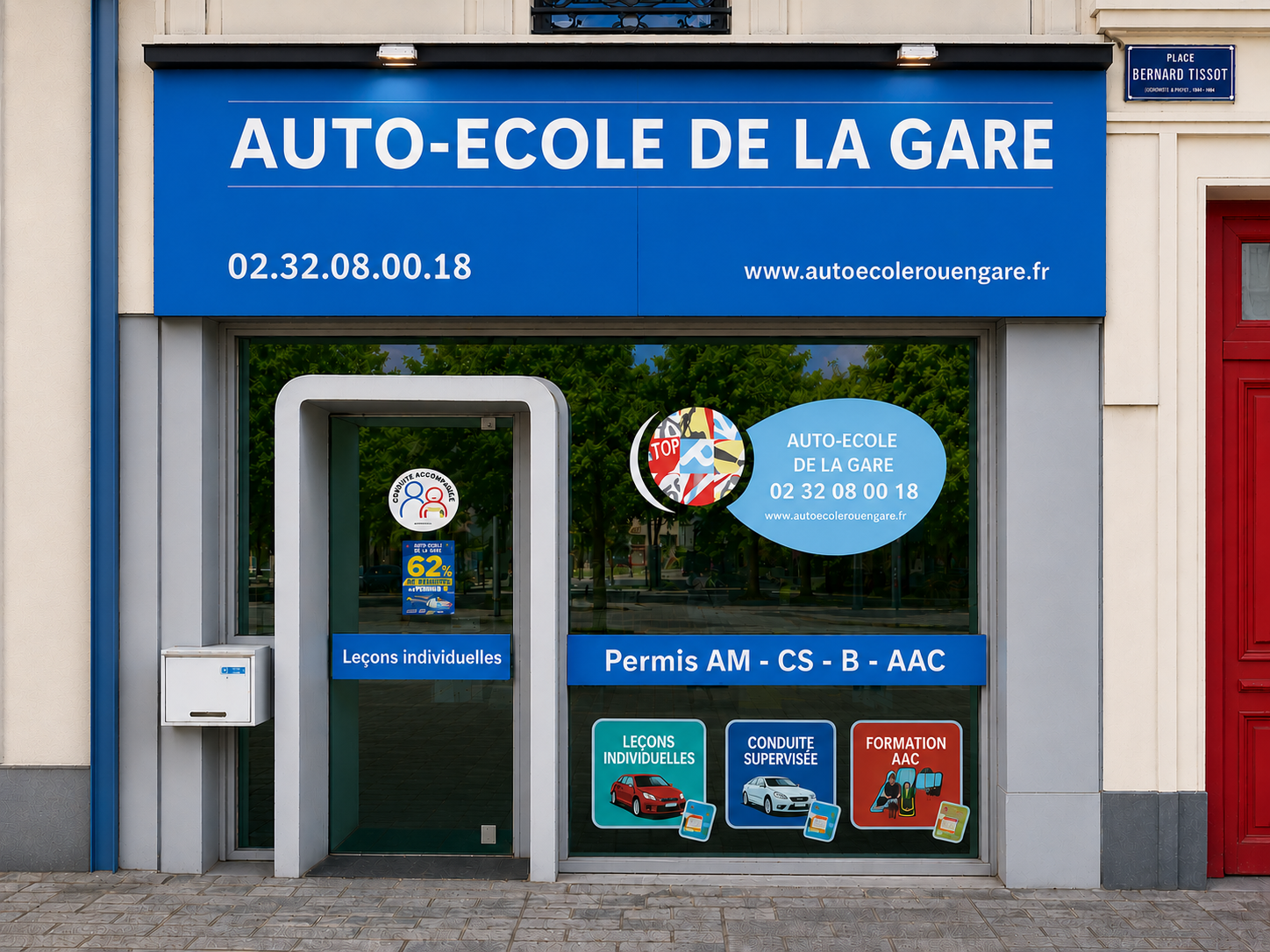 Façade de l’Auto-École de la Gare face à la gare de Rouen-Rive-Droite