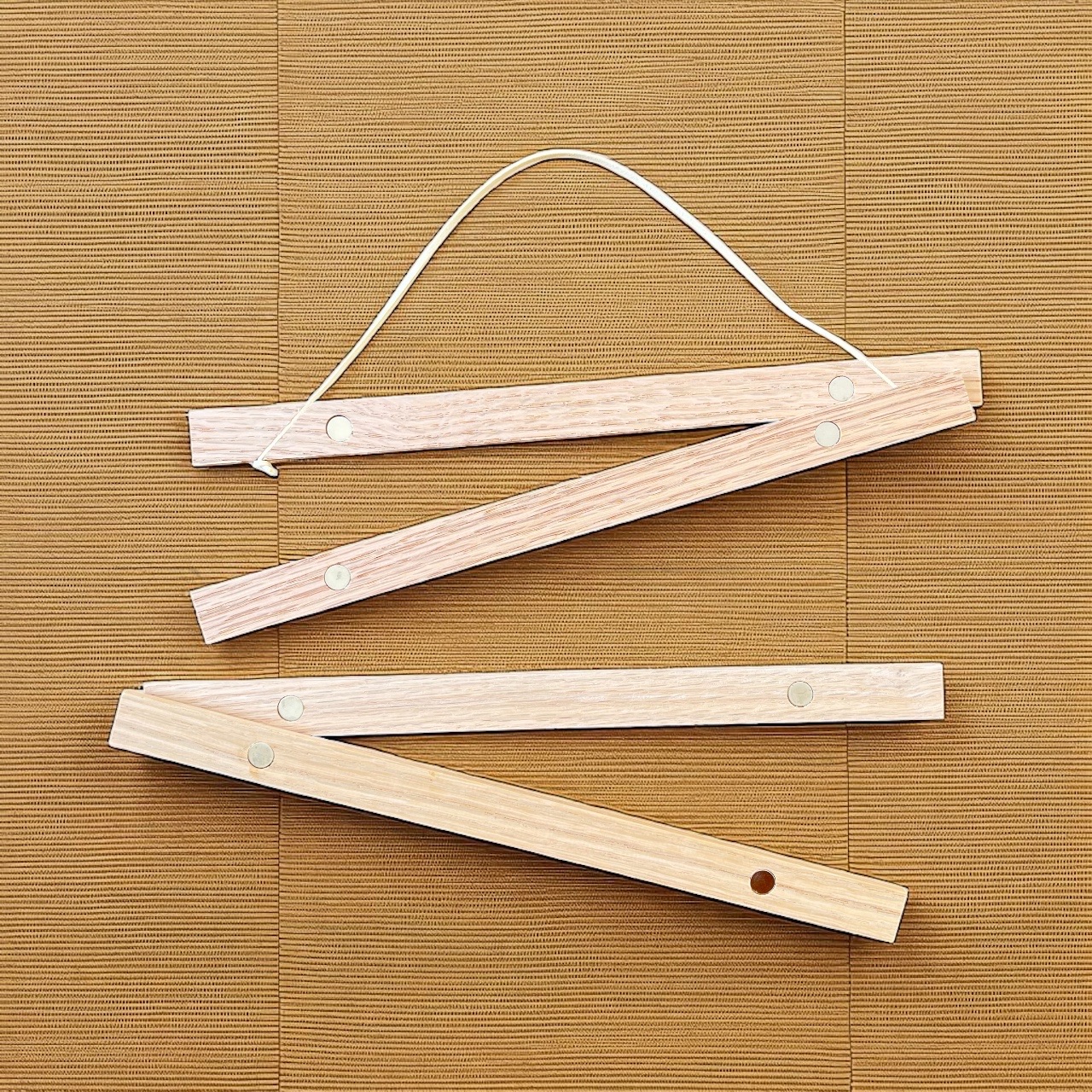 porte-affiche-bois-lespoesiesvegetales-2