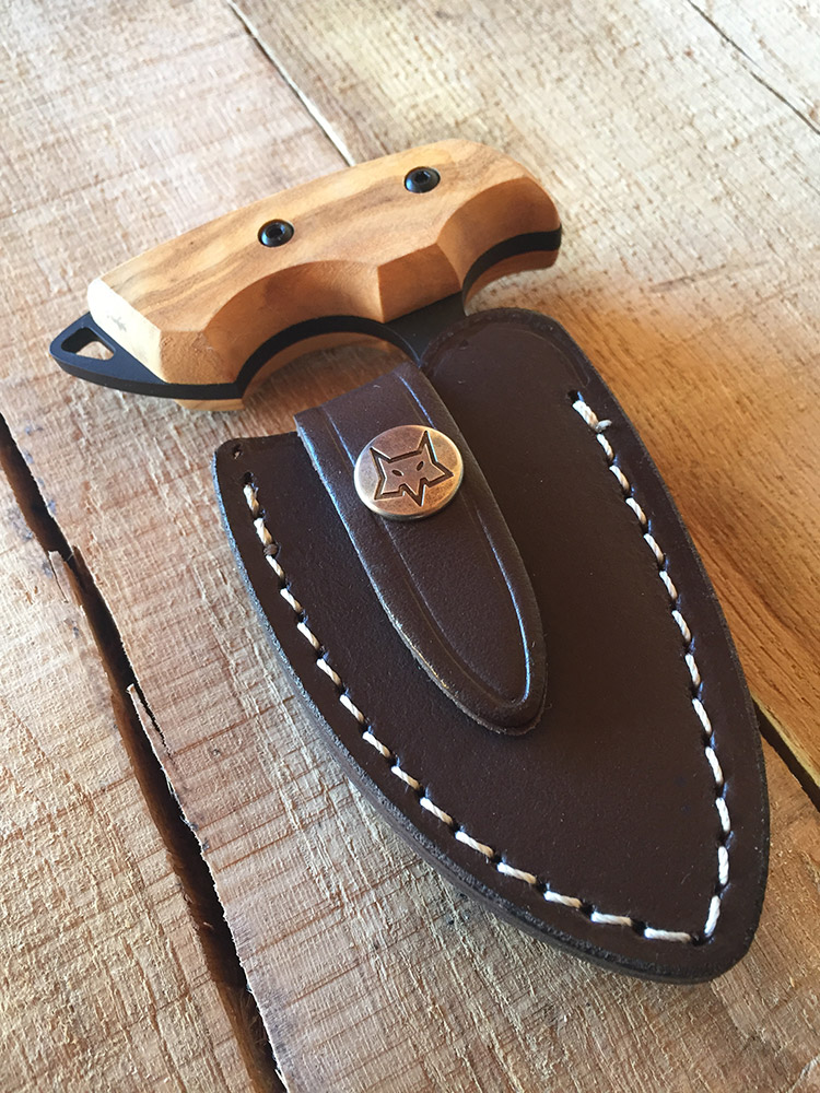etui-cuir-push-dagger
