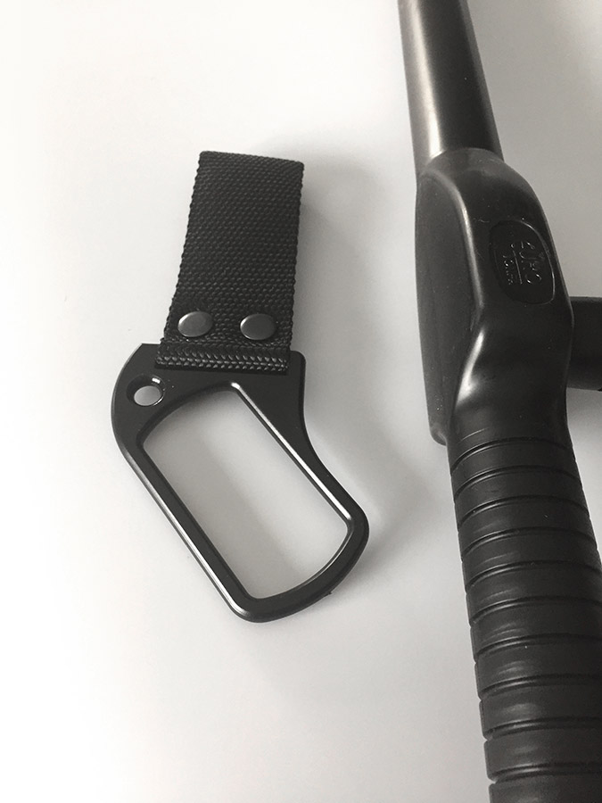 tonfa-avec-coeur-protection-main