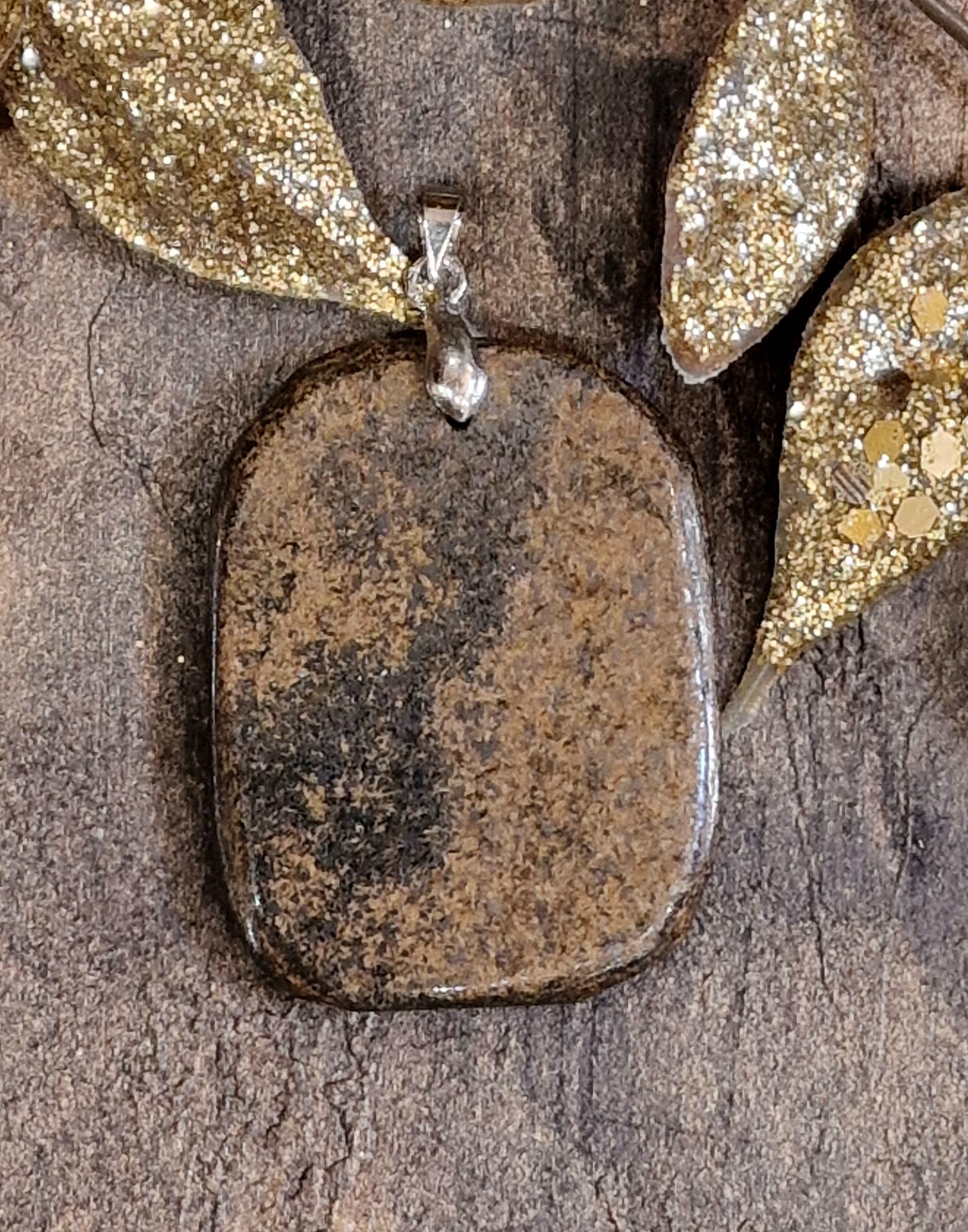 Pendentif bronzite