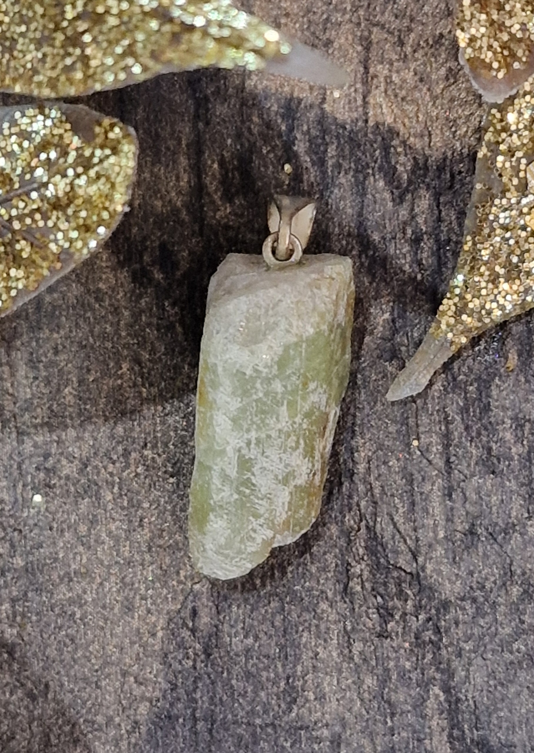 pendentifpierrebrutetourmalineverte101