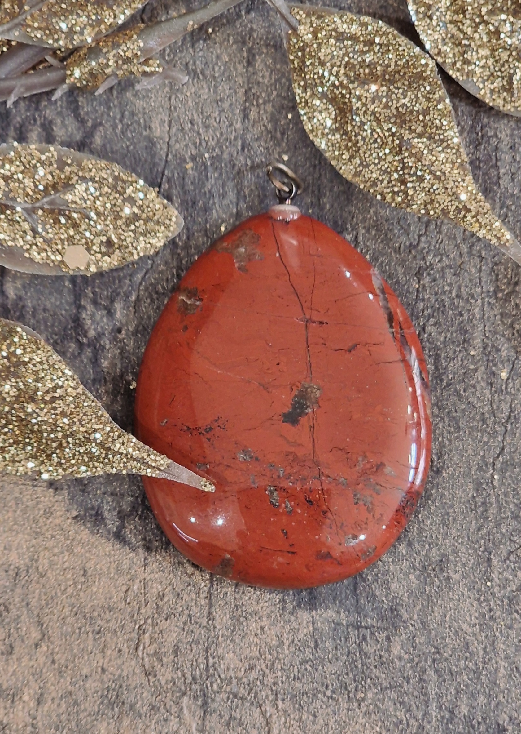 Pendentif jaspe rouge