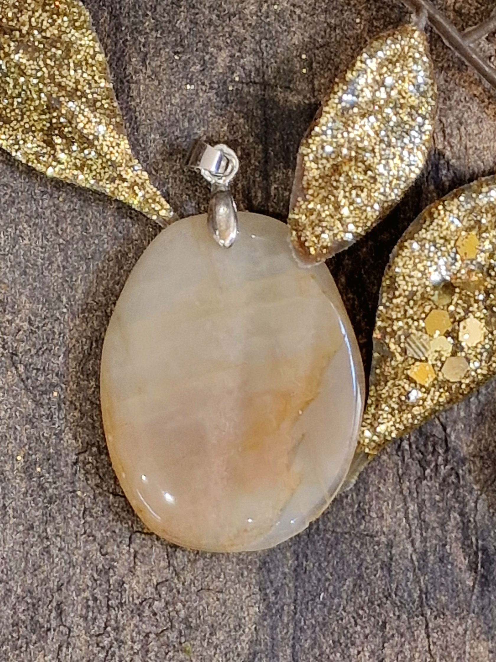 Pendentif pierre de lune crème