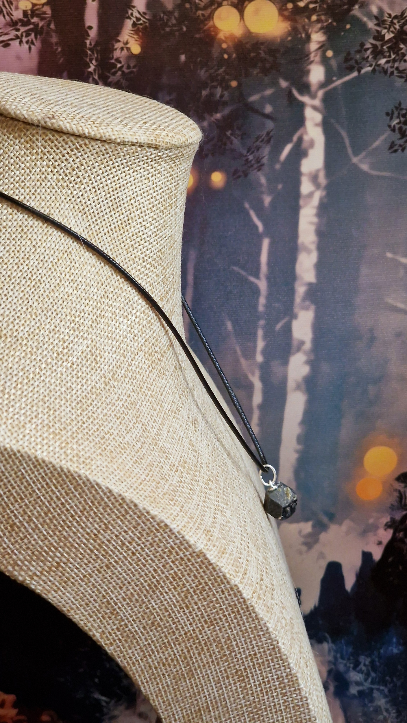 pendentifpierrebrutegrenatnoirprofil