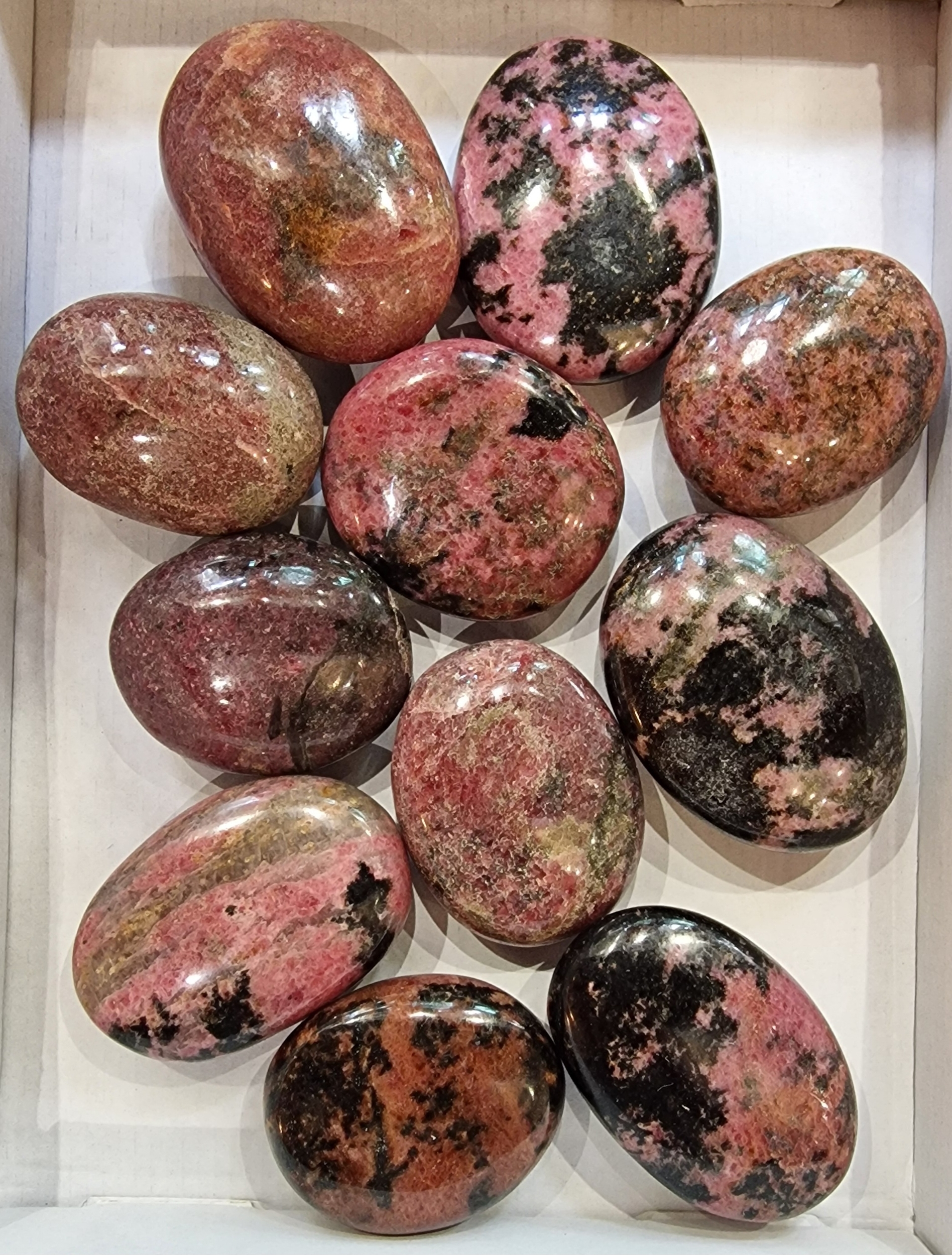 Galet rhodonite