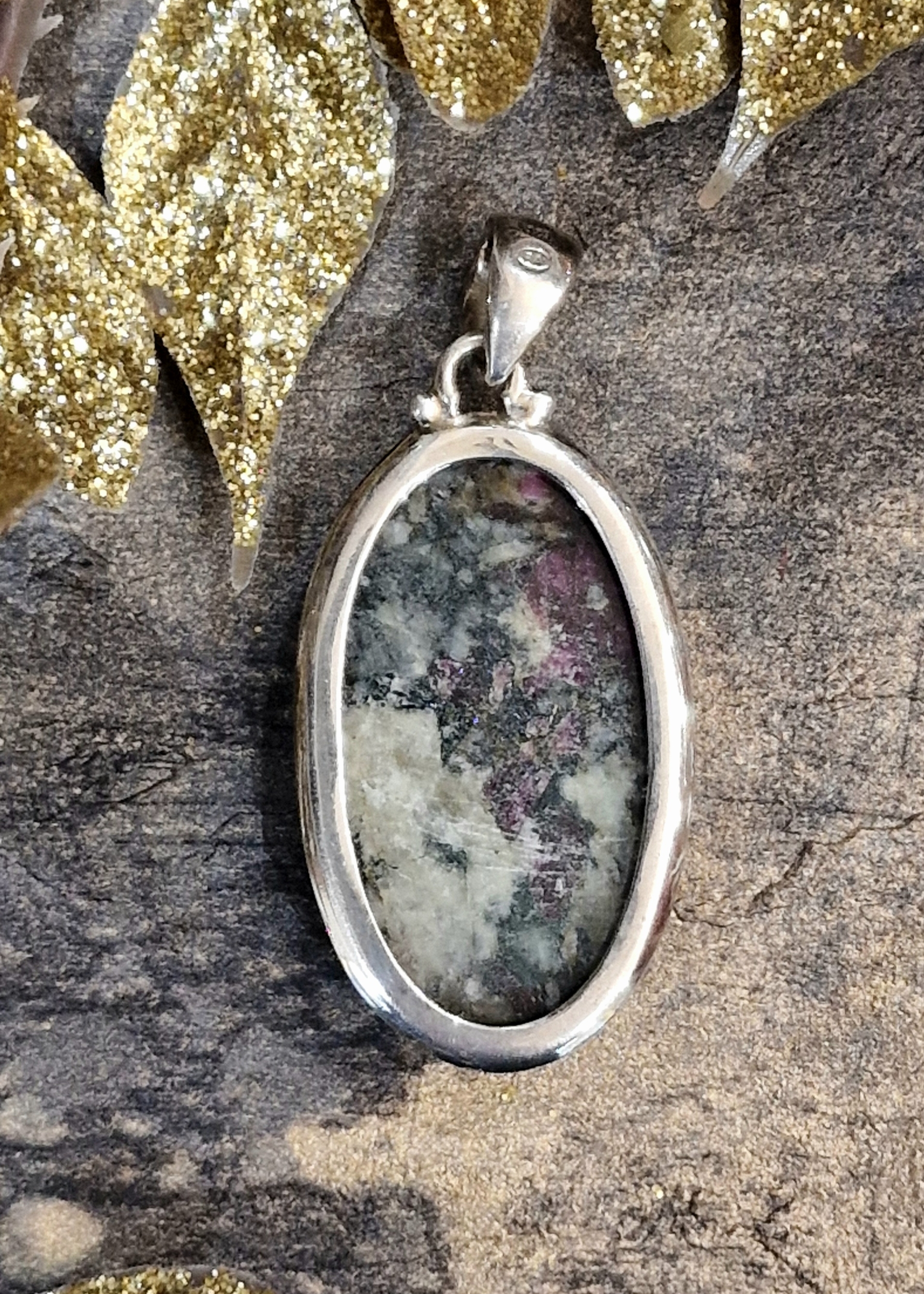 pendentifargenteudyalite1arriere