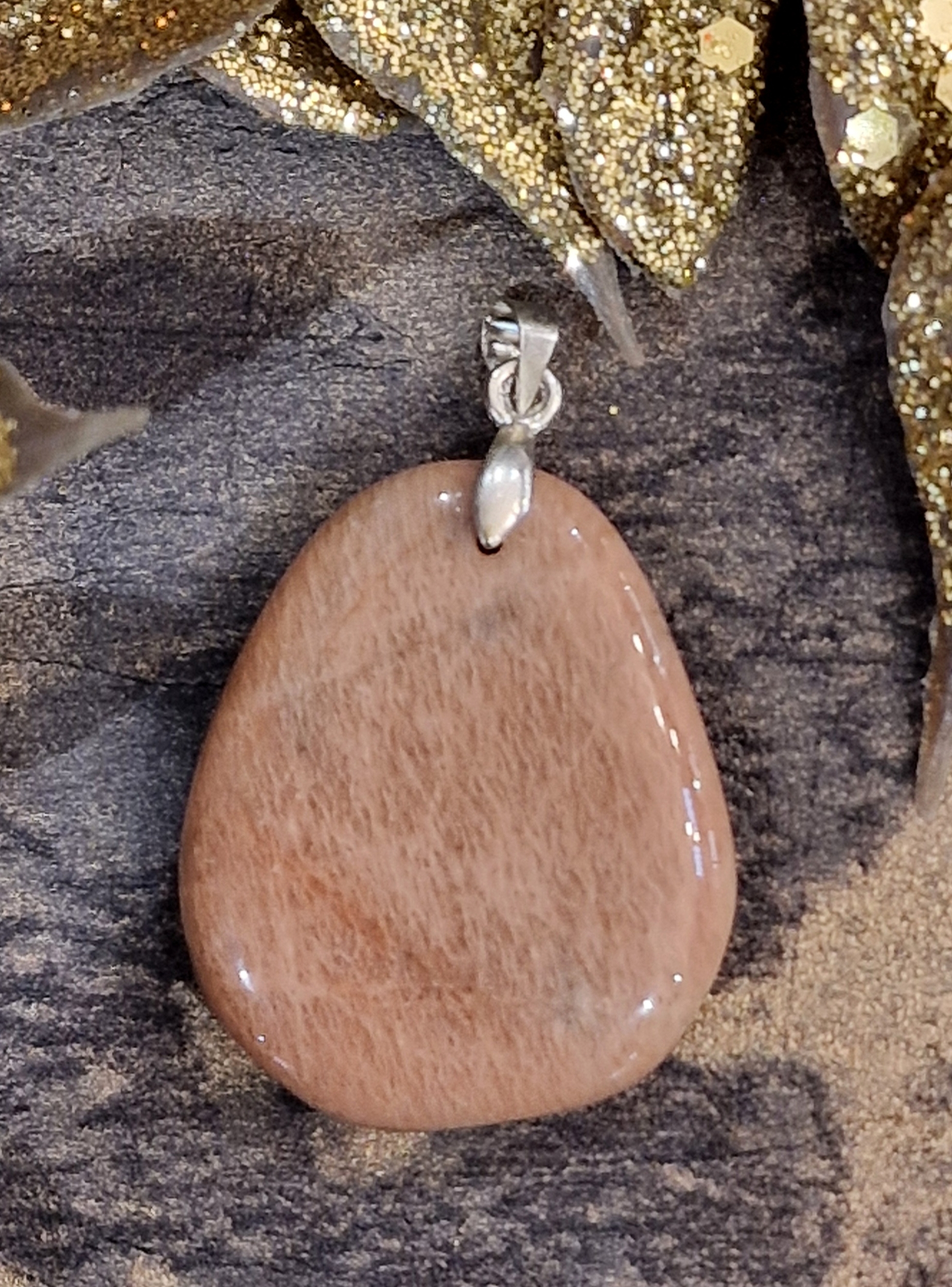 Pendentif pierre de lune beige