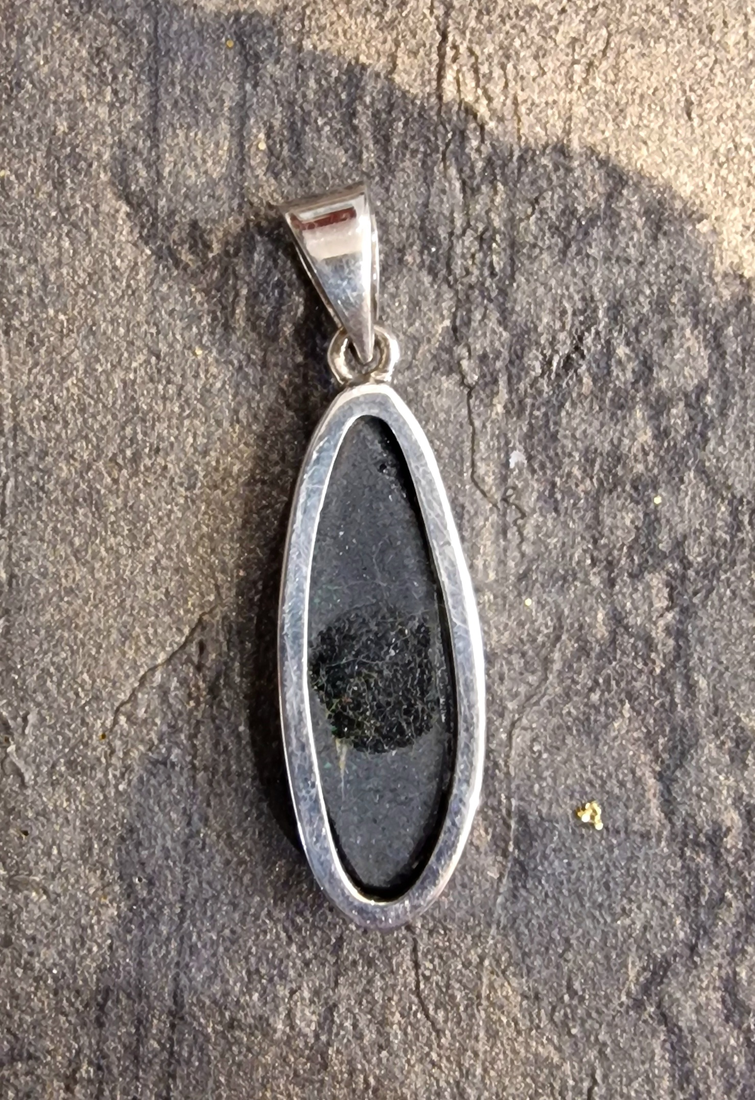 pendentif-argent-uvavorite-arriere-210e