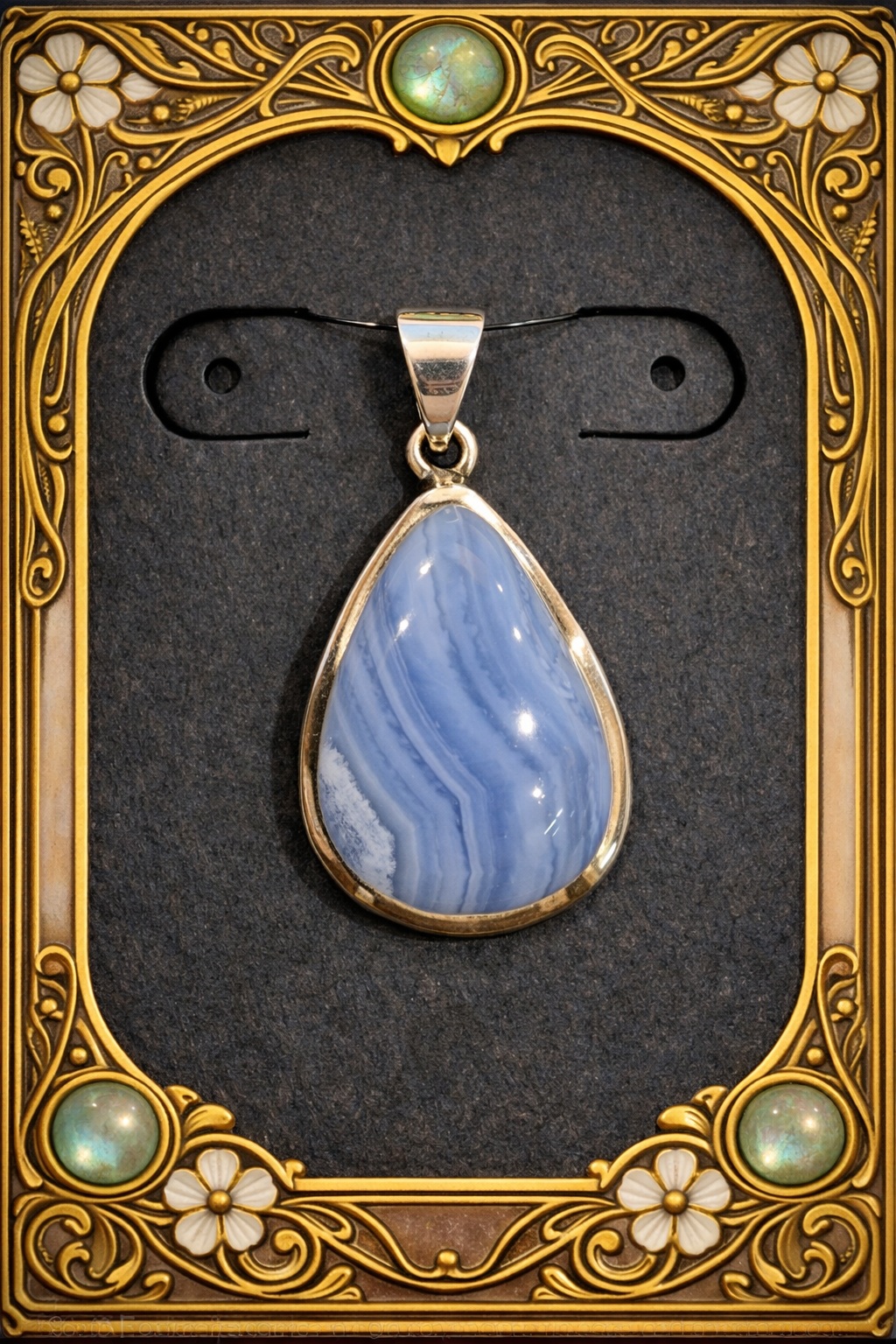 Pendentif calcédoine