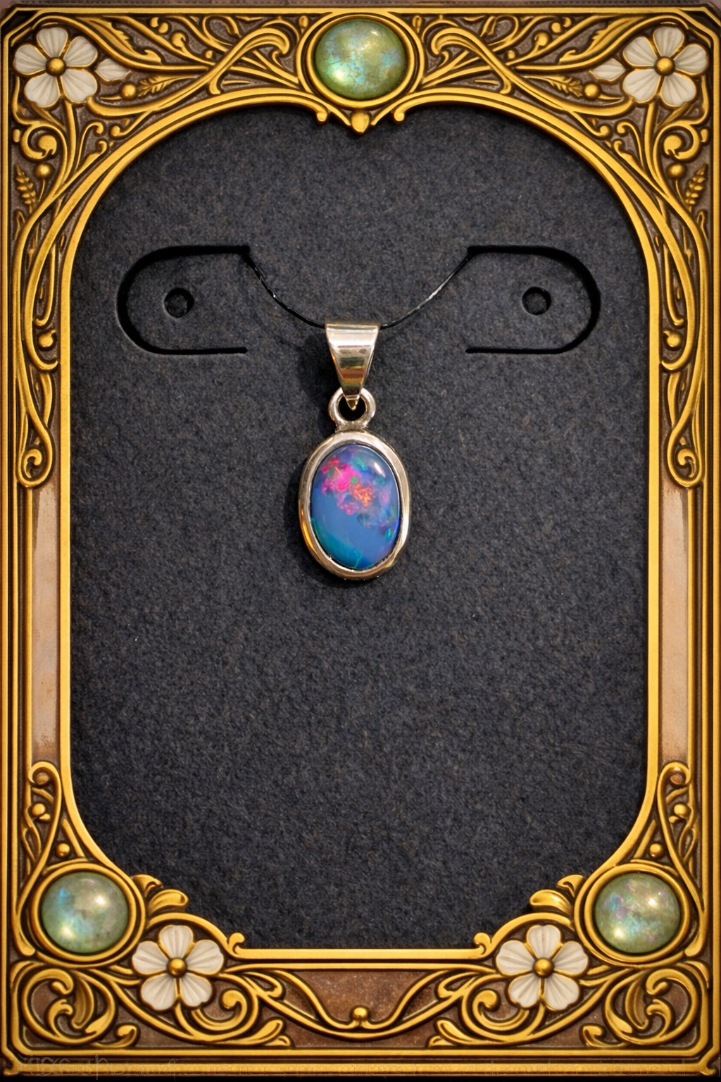Pendentif opale noire