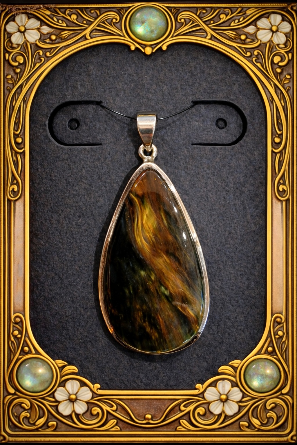 Pendentif piétersite