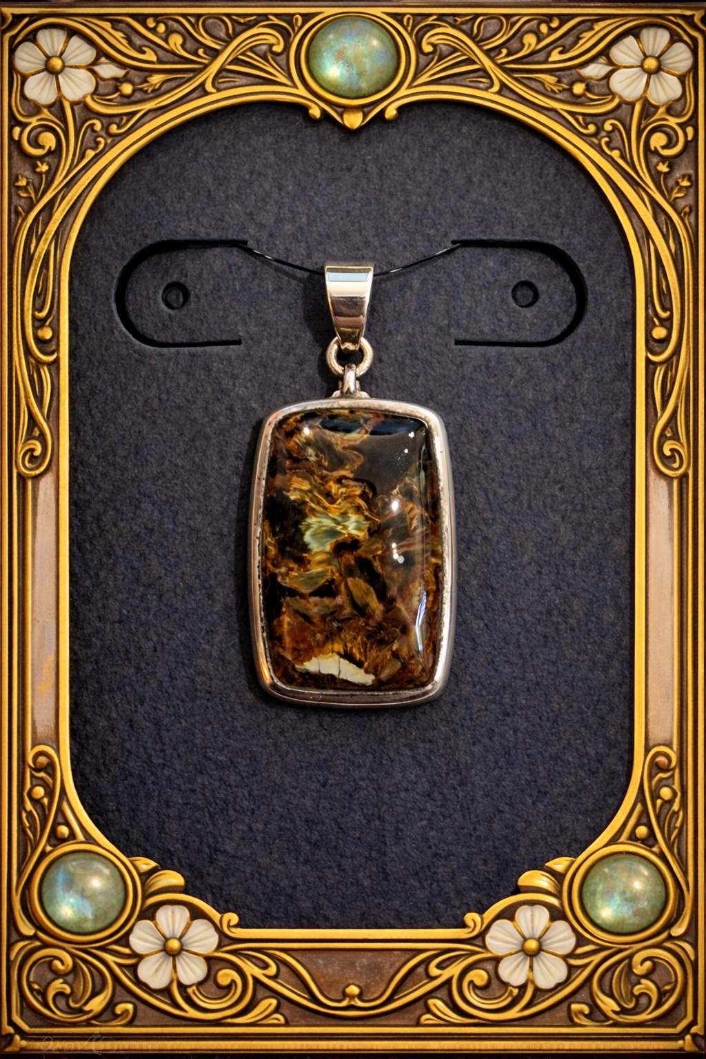 Pendentif piétersite