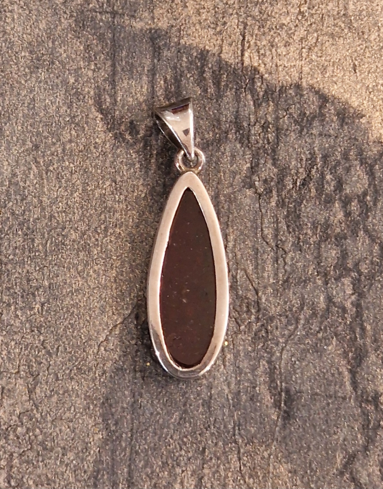 pendentif-argent-grenat-brut-arriere-95e