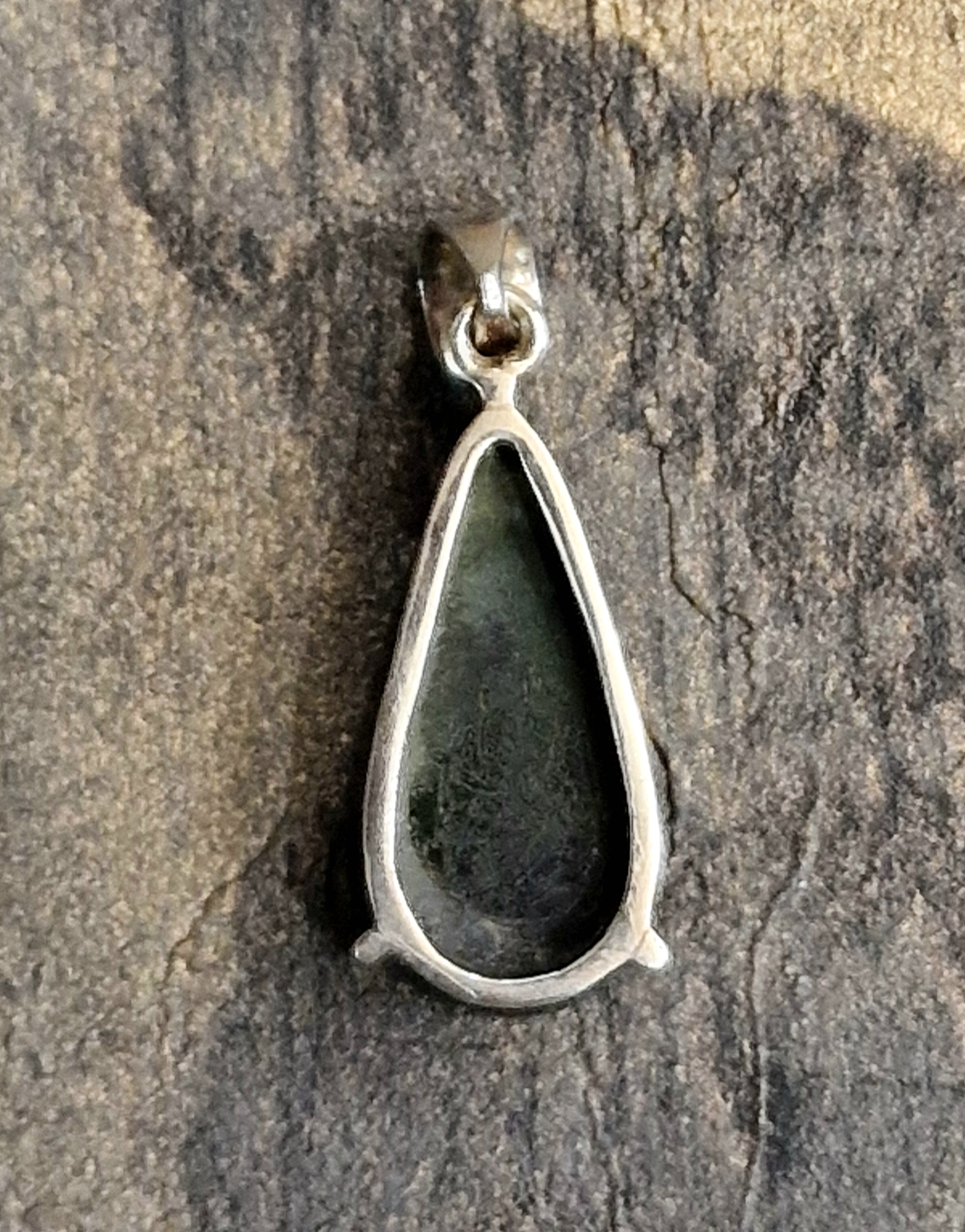 pendentif-argent-uvavorite-arriere-196e