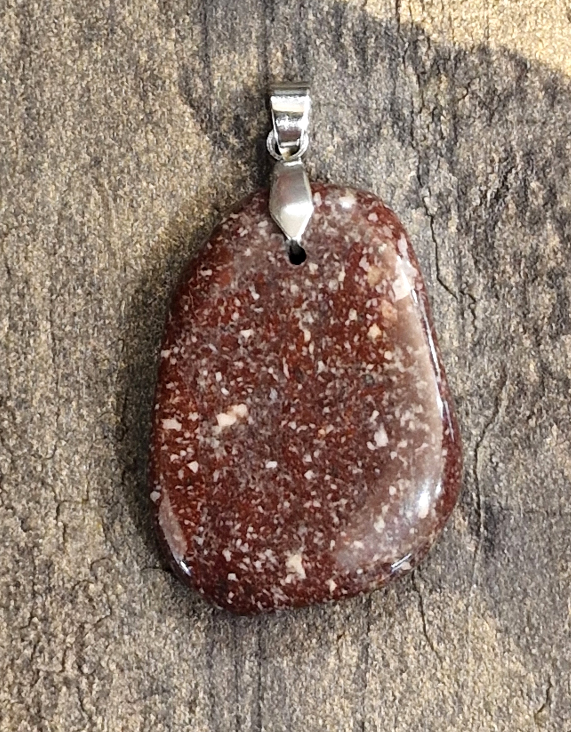 Pendentif porphyre rouge