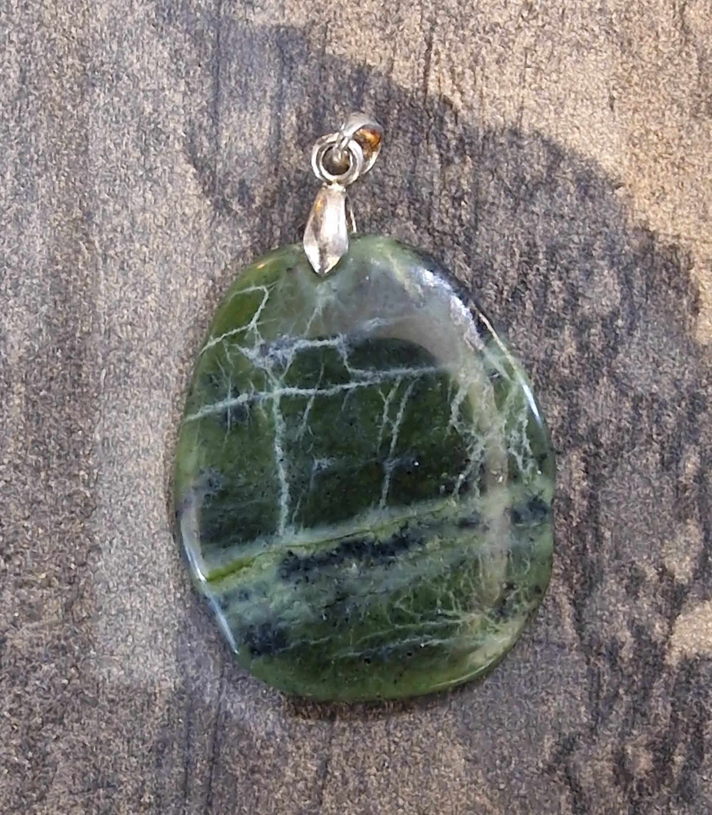 Pendentif jade canadien