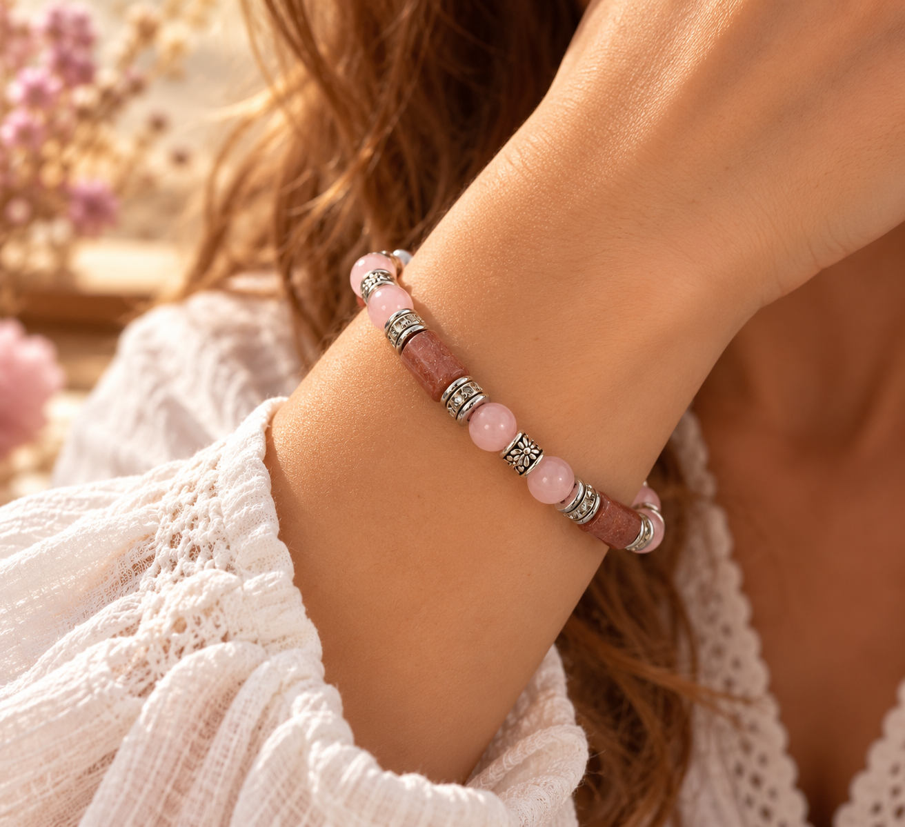bracelet-quartz-rose-et-quartz-fraise-avec-om-douceur-du-coeur-et-aimer-femme
