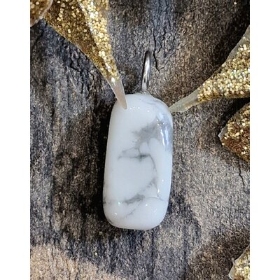 pendentifpierrerouleehowlite