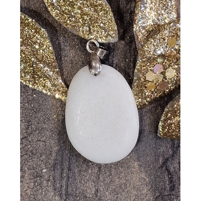 pendentifgaletjadeblanc101