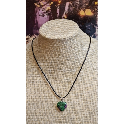 pendentifcoeurrubiszoisiteface