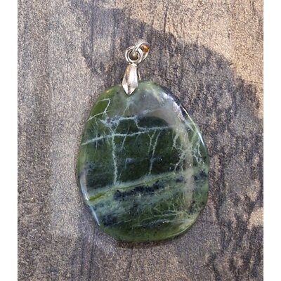 pendentif-galet-jade-canadien-t2-105