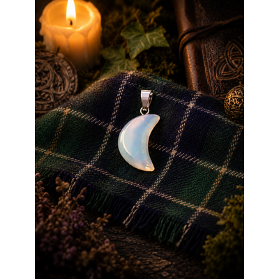 pendentif-opaline-lune-presentation