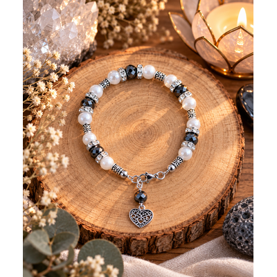bracelet-hematite-et-perles-d-eau-douce-avec-coeur-force-et-douceur